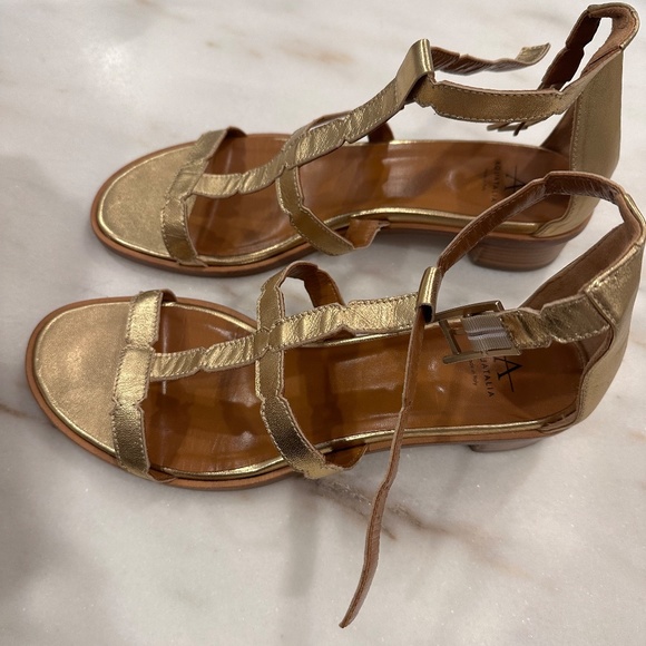 Aquatalia gold gladiator platform sandals Excellent Condition - Picture 4 of 5